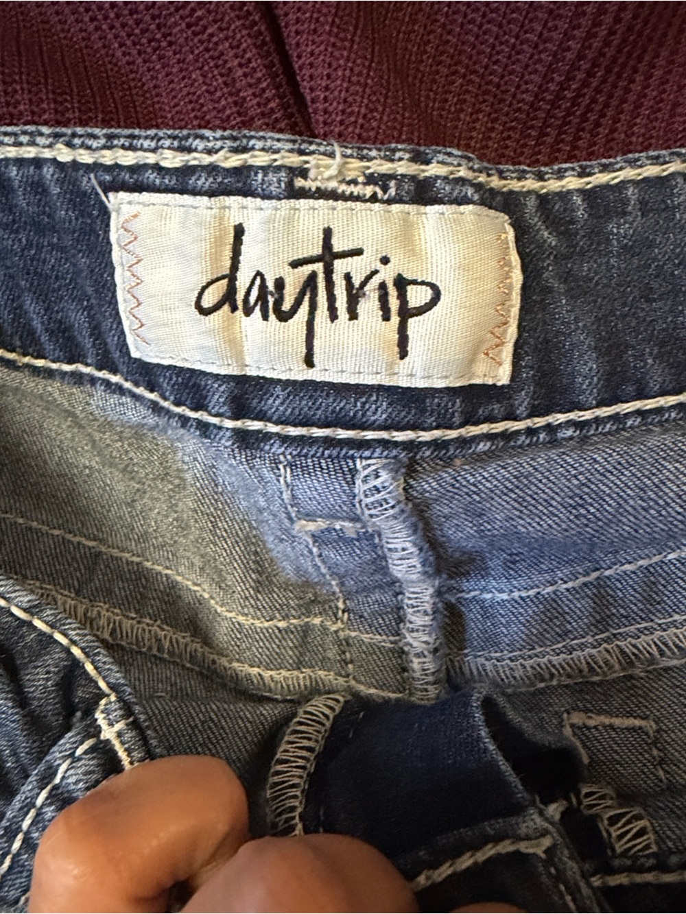 Buckle Daytrip Medium Wash Denim Jeans with Contrast Stitching - Picture 7 of 7